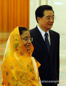 President Hu Jintao meets his Indian counterpart Pratibha Patil in Beijing Thursday, May 27, 2010. President Hu Jintao meets his Indian counterpart Pratibha Patil in Beijing Thursday, May 27, 2010.
